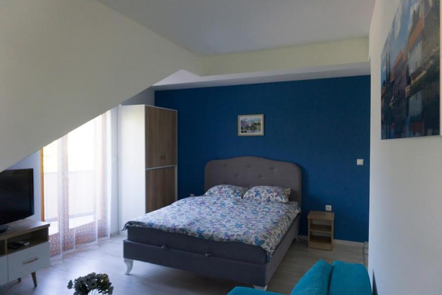 Apartments Ena トレビニエ エクステリア 写真