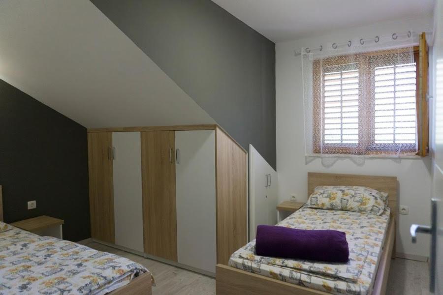 Apartments Ena トレビニエ エクステリア 写真