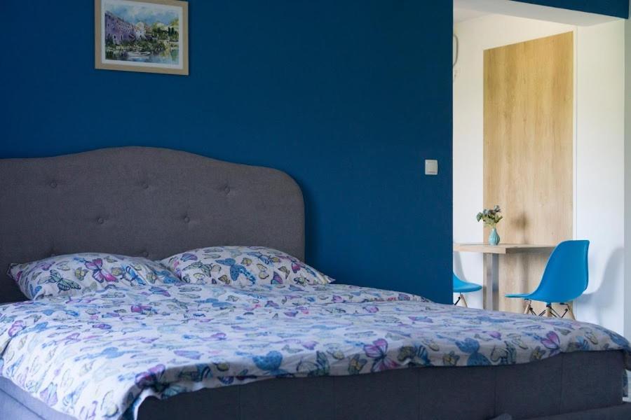 Apartments Ena トレビニエ エクステリア 写真
