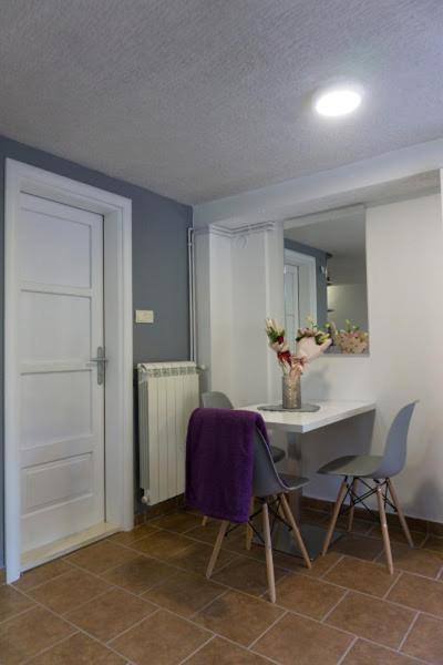Apartments Ena トレビニエ エクステリア 写真