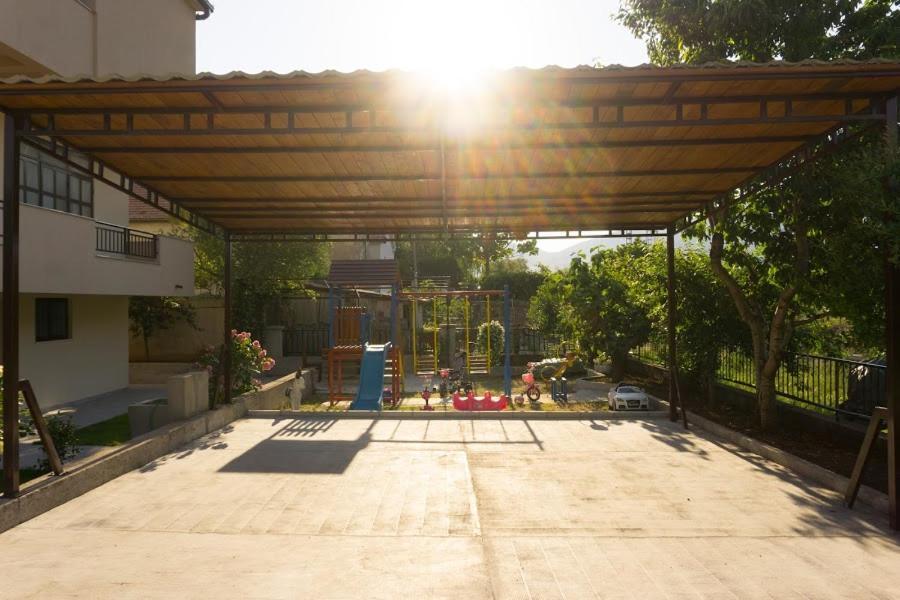 Apartments Ena トレビニエ エクステリア 写真