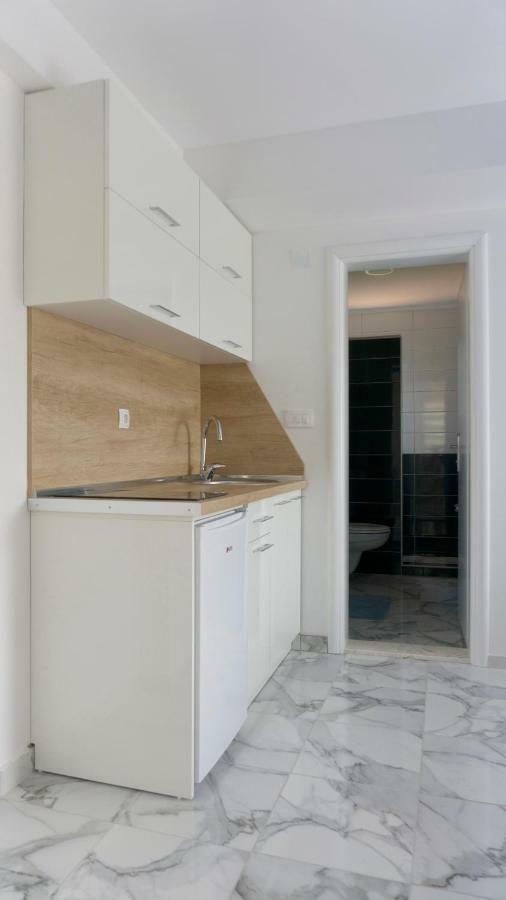 Apartments Ena トレビニエ エクステリア 写真